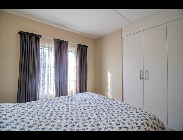 2 BEDROOM APARTMENT FOR SALE IN SOUTH CREST